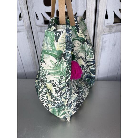 Eccolo Canvas Pom-pom Tote Bag Green Leaf Tropical Design - Picture 3 of 6